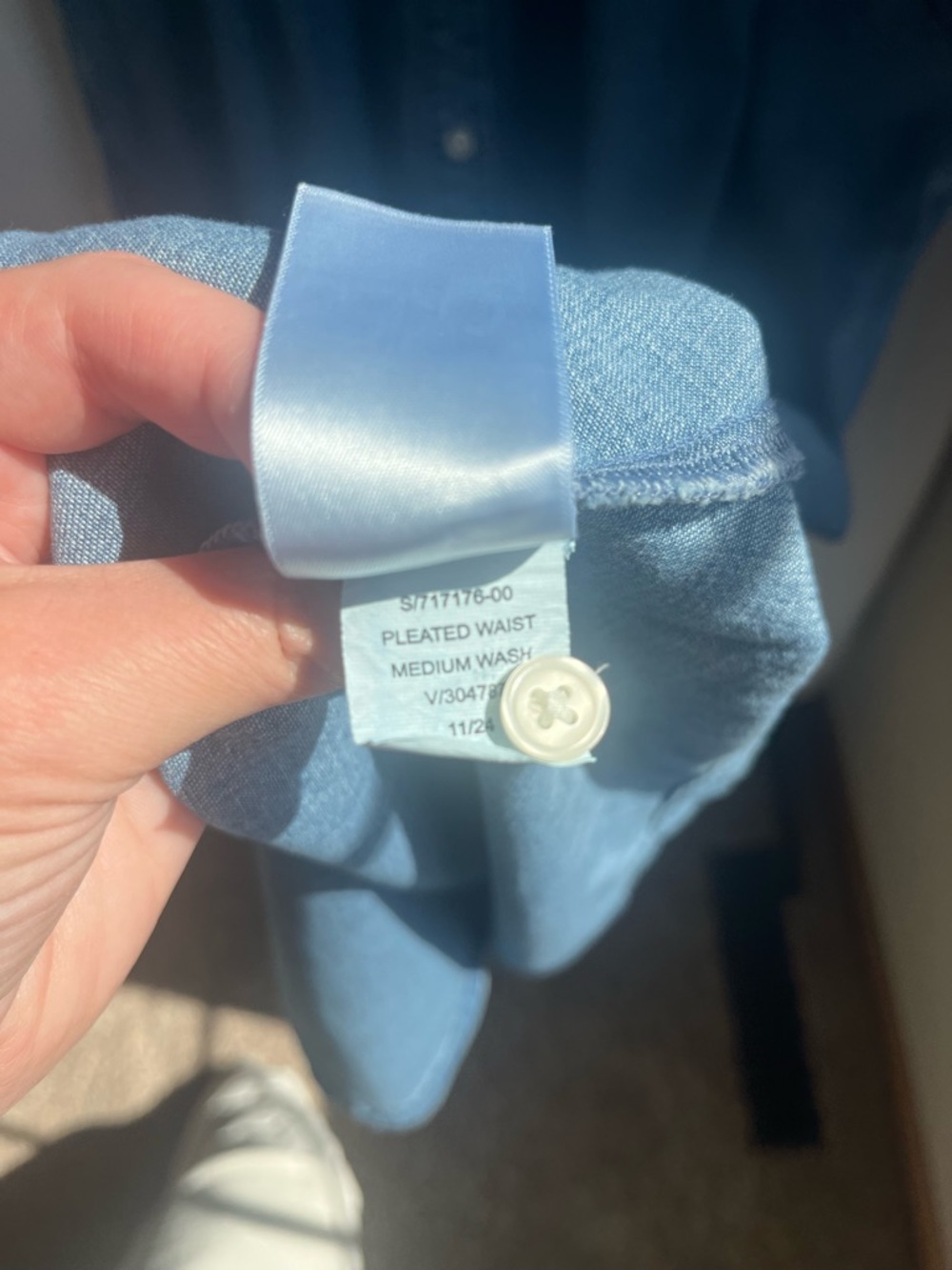 NWT GAP Fit & Flare Denim Button-Front Midi Dress - Picture 11 of 11